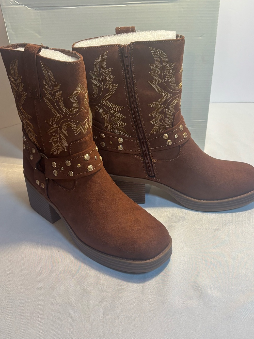 Sun & Stone Women's Brown Leather Studded Heeled Boots Size 7 New